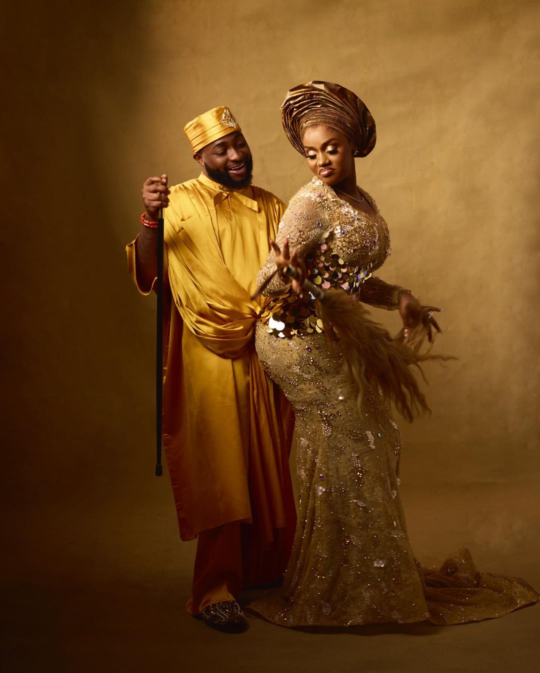 Davido laments: The money I counted at home didn’t match the amount sprayed at my wedding