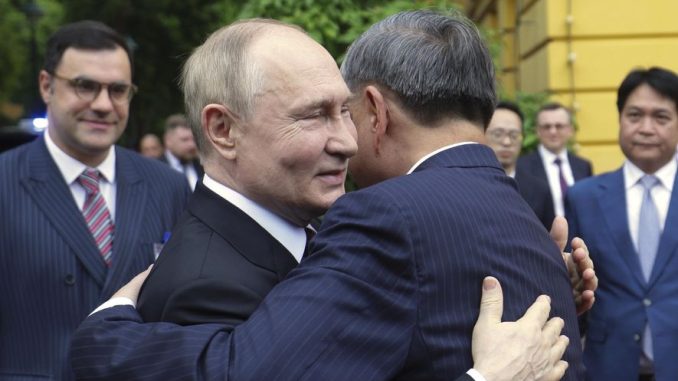 Vietnam Russia 48850 c0 0 3189 1859 s885x516