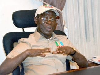 Nigerians Lambast Oshiomhole For Calling Edo Governor & Wife Childless 6 Nigerians Lambast Oshiomhole For Calling Edo Governor & Wife Childless