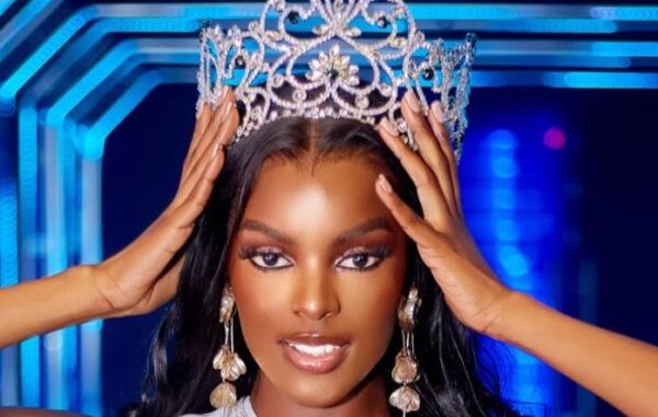 Chidinma Adetshina: See the 16 South African celebrities following the Miss Universe Africa and Oceania (Photos) 1 Chidinma Adetshina: See the 16 South African celebrities following the Miss Universe Africa and Oceania (Photos)