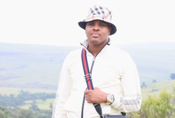 Khuzani Mpungose’s album ‘Angidlali Nezingane’ tops the charts on Apple Music