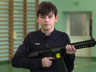 Poland Gives Schoolchildren Firearms Training Over Fears Of Russian Invasion (Photos) 4 Poland Gives Schoolchildren Firearms Training Over Fears Of Russian Invasion (Photos)