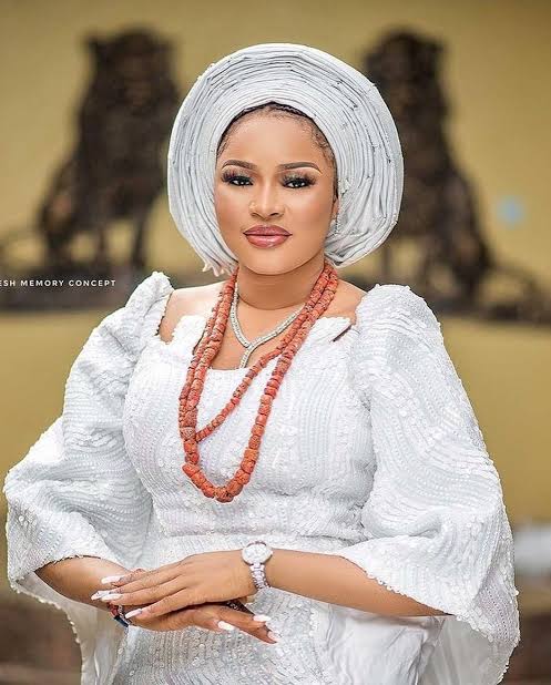 Late Alaafin of Oyo’s daughter accuses Queen Dami of paternity fraud Late Alaafin of Oyo’s daughter accuses Queen Dami of paternity fraud