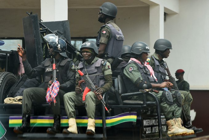 Nigerian Police Order Personnel To Stop Wearing Dark Glasses With Uniform, Violators To Face Sanctions