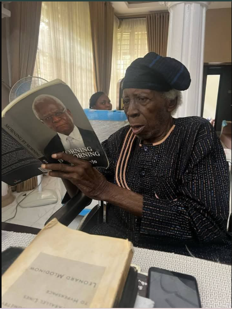 Ex-Oyo Governor, Victor Omololu Olunloyo Dies At 89