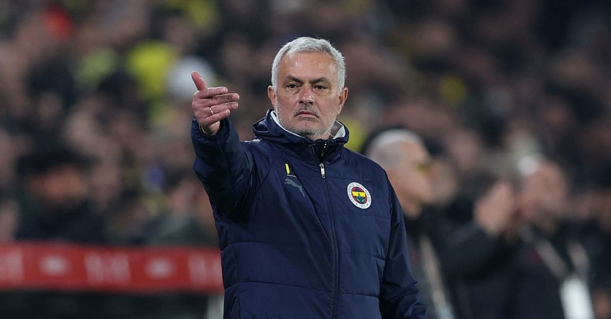Mourinho Gets Three-Match Ban, £6,000 Fine For Grabbing Galatasaray Coach