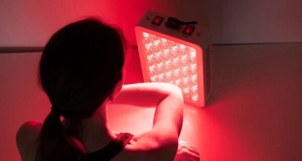 7 red light therapy benefits that will transform your skin