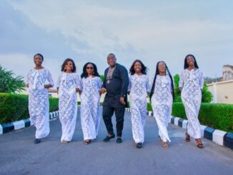 De Emeralds Choir - Oluwa Ari'se Yin (Remix) ft. DB Comic & BBO
